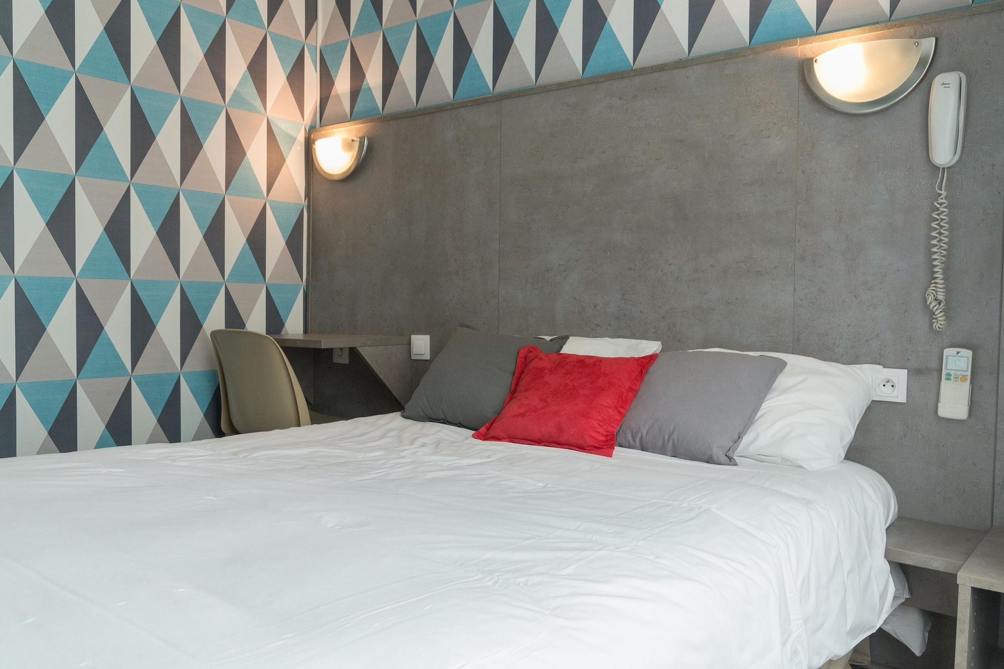 Panam Hotel Paris Gambetta- Place Gambetta-Mairie Du 20 Emme ภายนอก รูปภาพ
