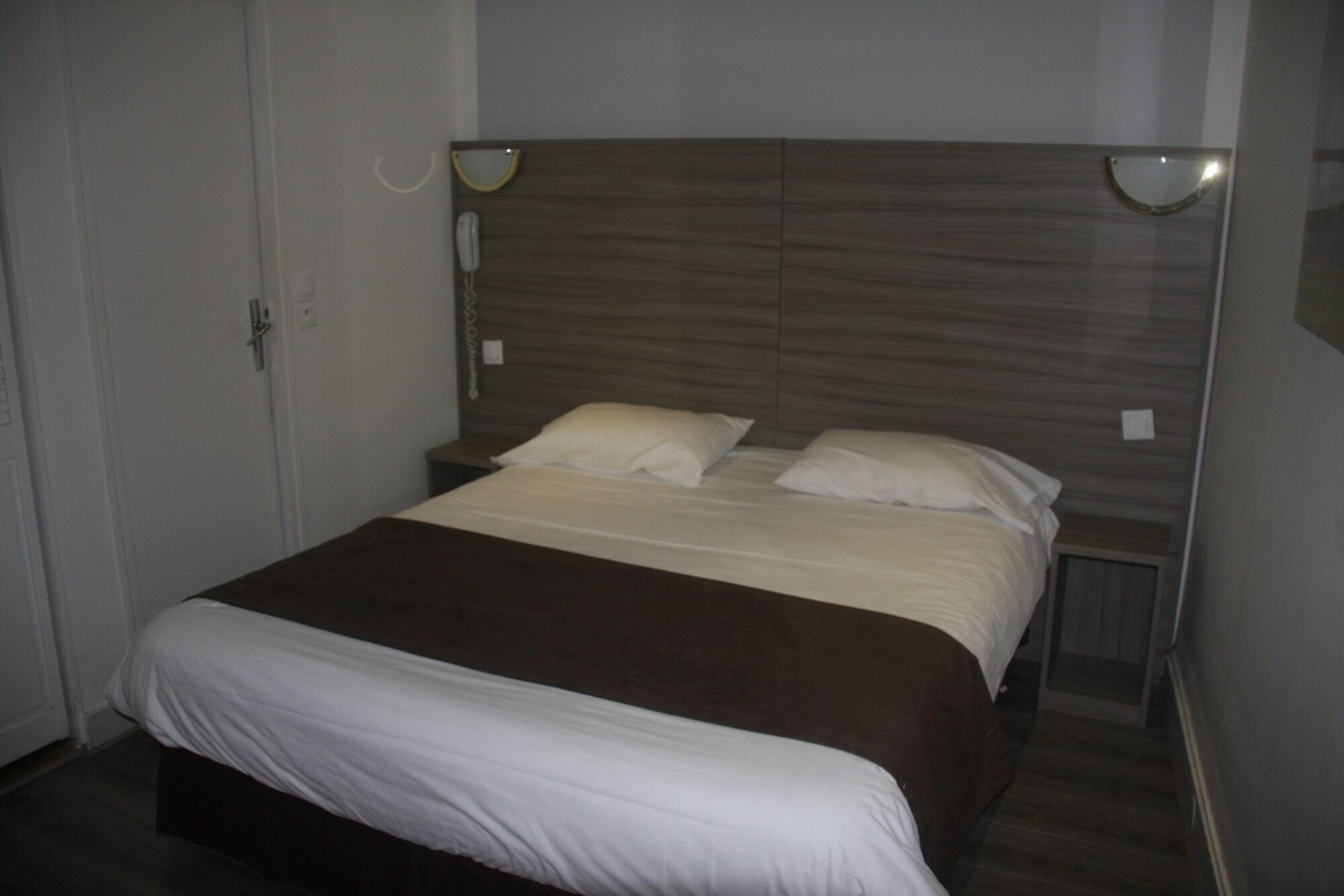 Panam Hotel Paris Gambetta- Place Gambetta-Mairie Du 20 Emme ภายนอก รูปภาพ