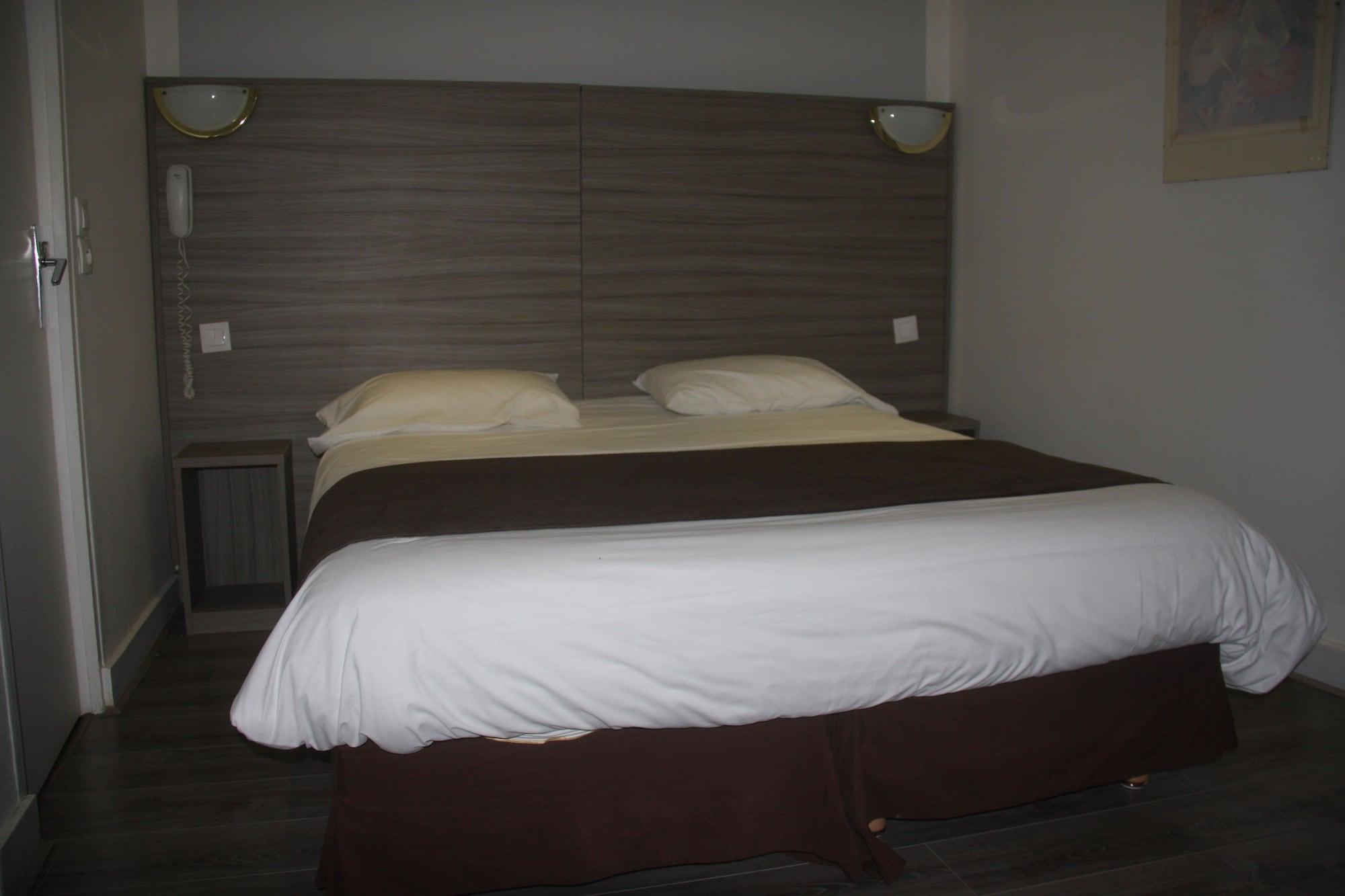 Panam Hotel Paris Gambetta- Place Gambetta-Mairie Du 20 Emme ภายนอก รูปภาพ