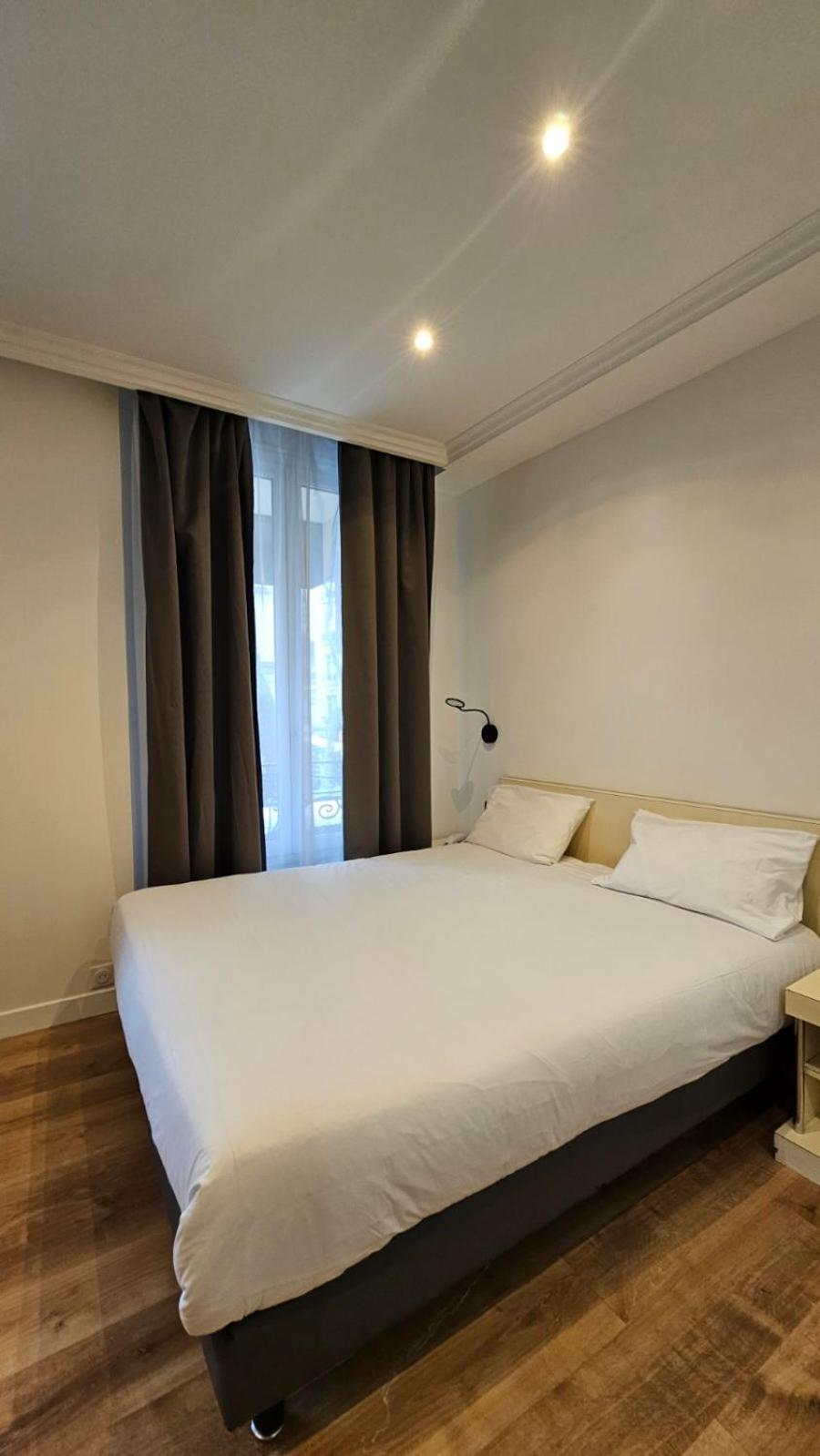 Panam Hotel Paris Gambetta- Place Gambetta-Mairie Du 20 Emme ภายนอก รูปภาพ