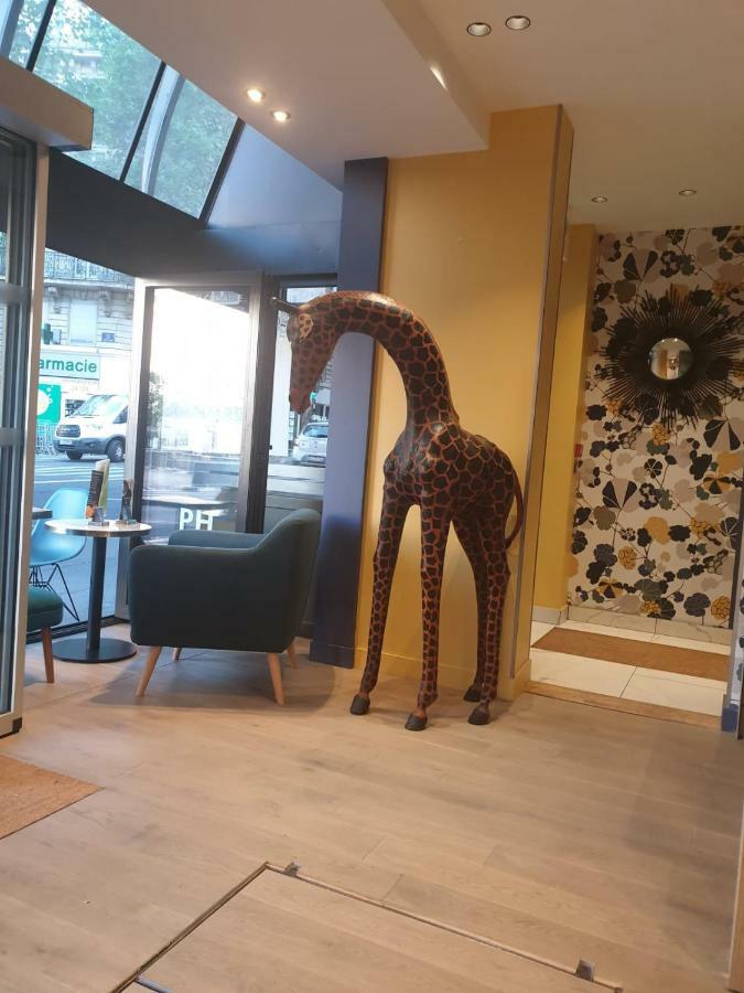 Panam Hotel Paris Gambetta- Place Gambetta-Mairie Du 20 Emme ภายนอก รูปภาพ